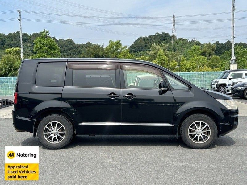 2013 Mitsubishi Delica D:5, photo 3