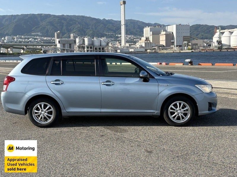 2013 Toyota Corolla Fielder G Hybrid, photo 3