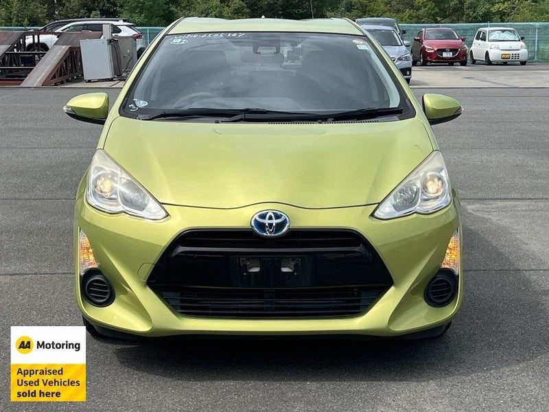2016 Toyota Aqua Hybird / Low 65,000kms, photo 2