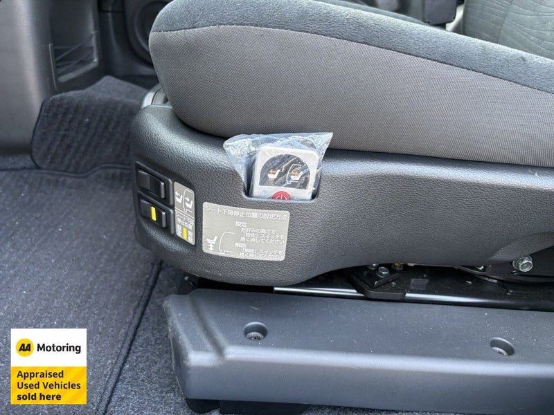 2017 Nissan Cube Welcab / Only 7,000kms, photo 2