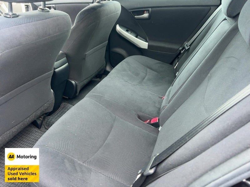 2014 Toyota Prius Hybrid / Low 77,000kms, photo 3