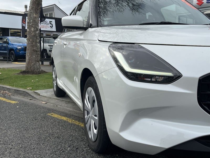 2024 Suzuki Swift GLSC, photo 3