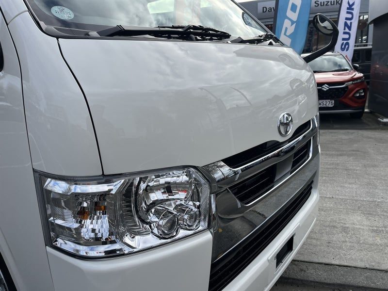 2026 Toyota Hiace DX GL, photo 2