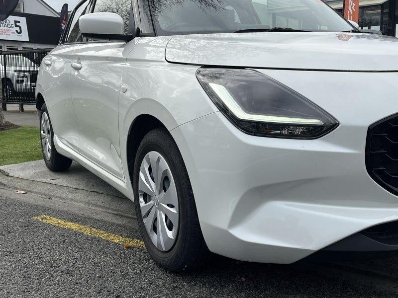 2025 Suzuki Swift GLSC, photo 3