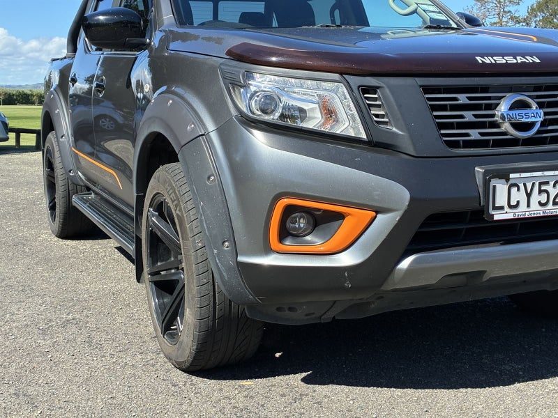 2018 Nissan Navara ST, photo 2