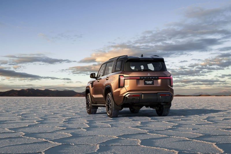 2026 Mitsubishi Pajero VRX, photo 3