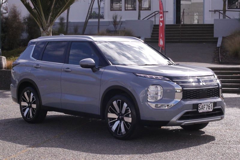 2026 Mitsubishi Outlander XLS