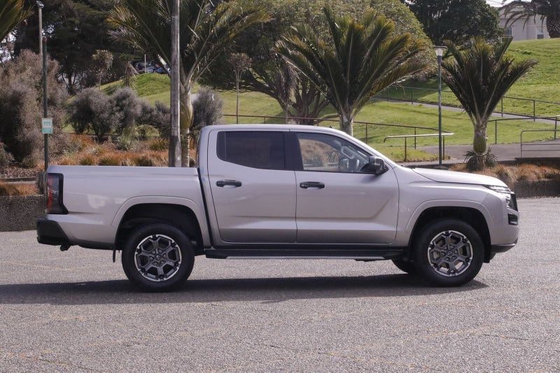 2026 Nissan Navara ST-X, photo 2