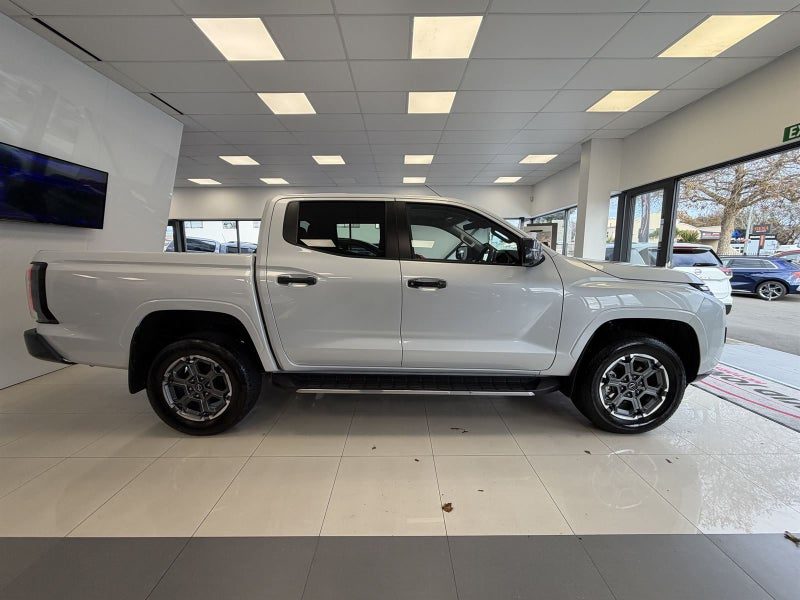 2026 Nissan Navara ST-X, photo 2