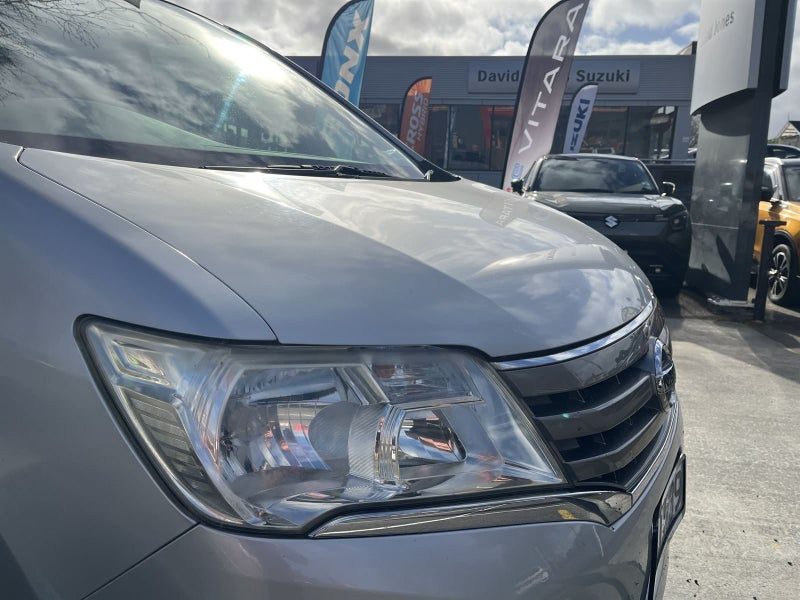 2012 Nissan Serena Pure Drive, photo 2