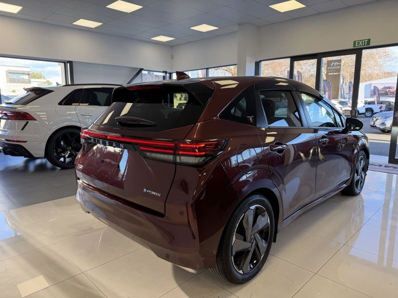2022 Nissan Note AURA G E-POWER, photo 3