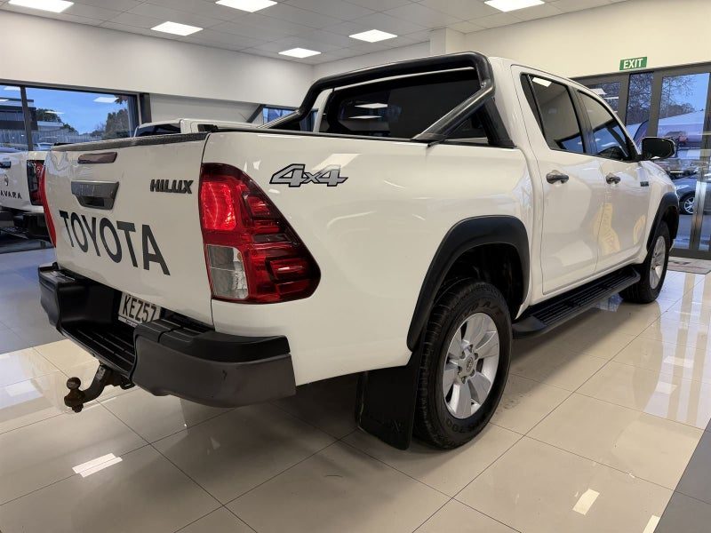 2017 Toyota Hilux SR5 TD DC, photo 3