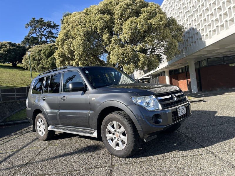 2014 Mitsubishi Pajero GLS