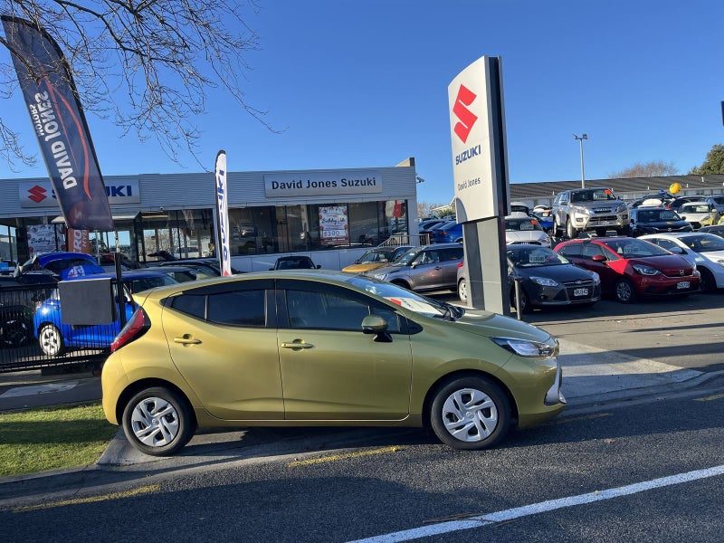 2021 Toyota Aqua, photo 3