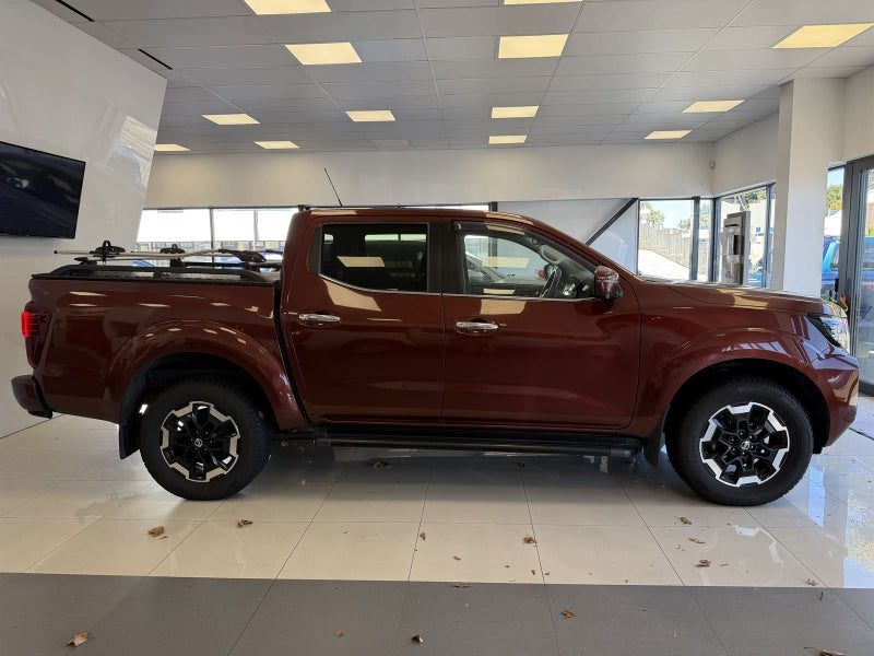 2021 Nissan Navara ST-X, photo 2