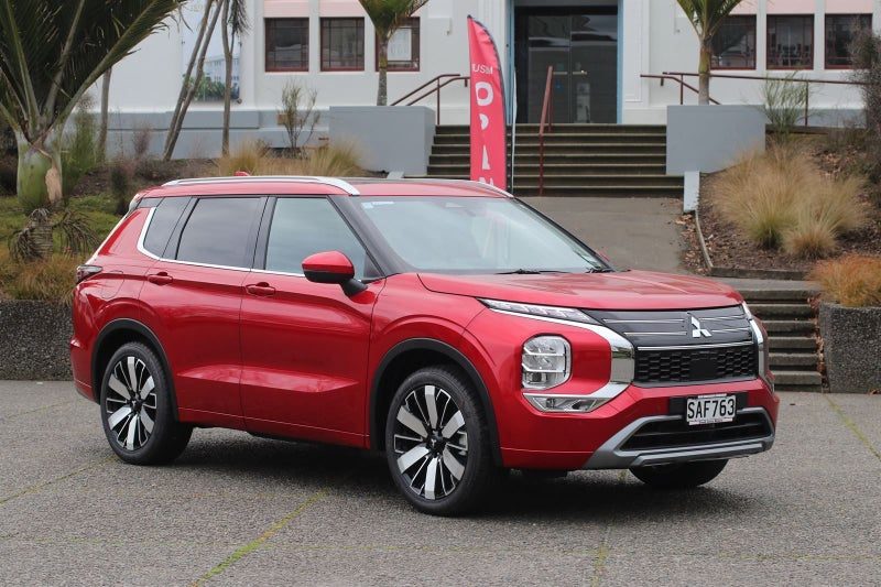 2026 Mitsubishi Outlander VRX 2wd, main photo
