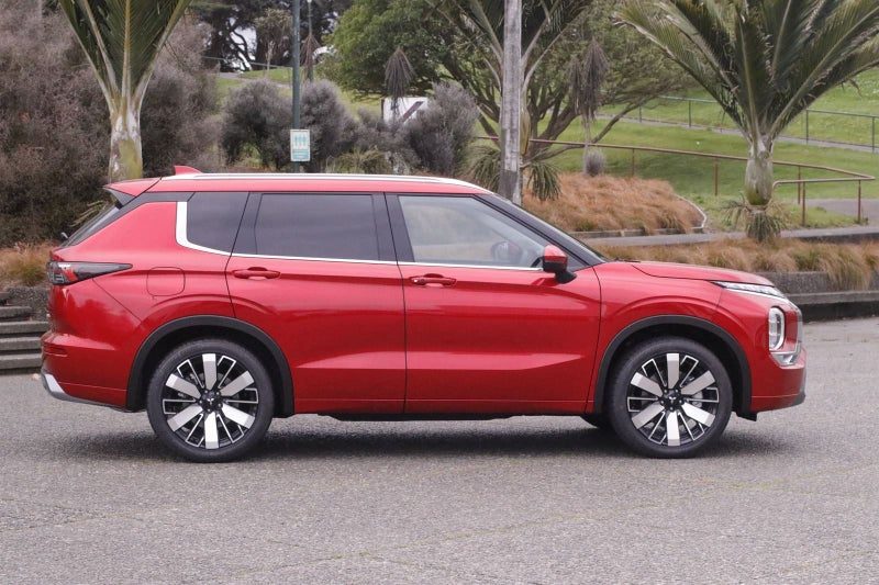 2026 Mitsubishi Outlander VRX 2wd, photo 3