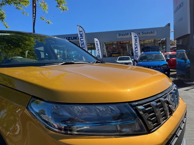 2025 Suzuki Vitara JLX Hybrid 2WD, photo 2