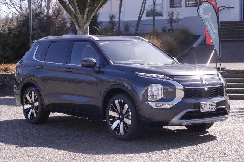 2026 Mitsubishi Outlander EXCEED