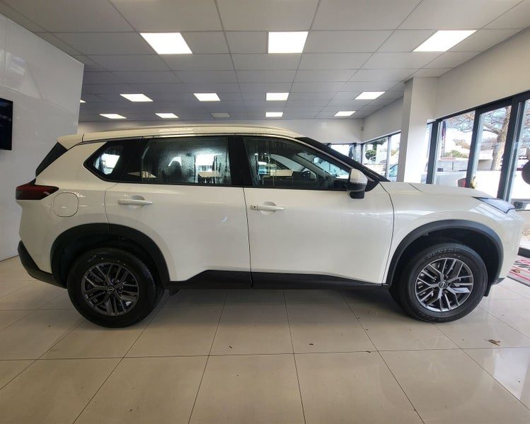2025 Nissan X-Trail ST, photo 2