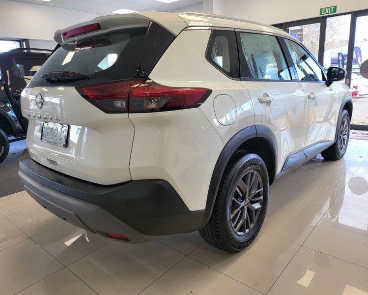 2025 Nissan X-Trail ST, photo 3