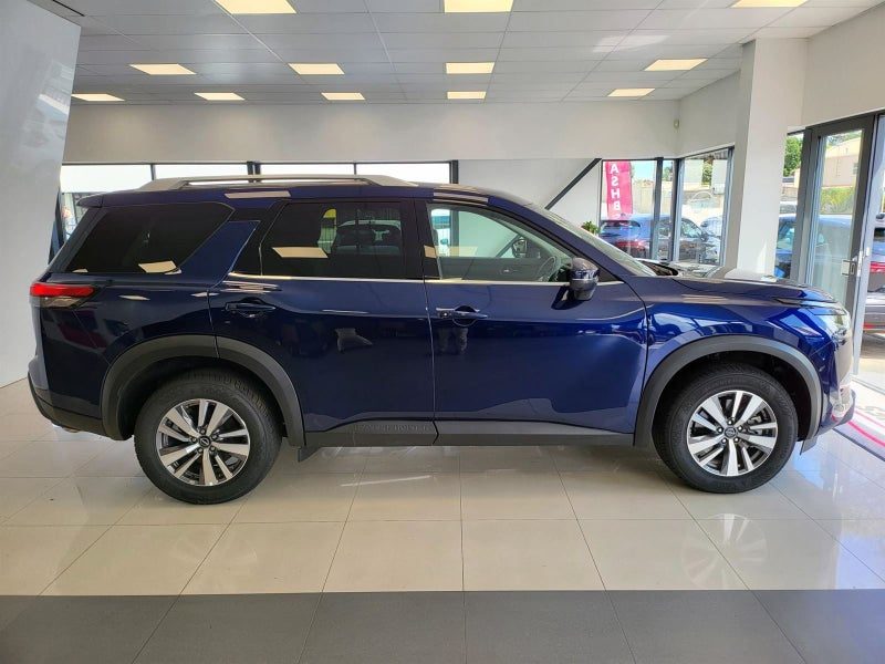 2025 Nissan Pathfinder TI, photo 2