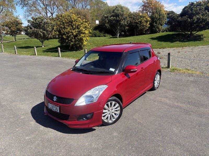 2011 Suzuki Swift, photo 2