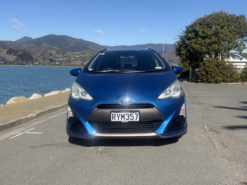 2014 Toyota Aqua X-Urban, photo 3