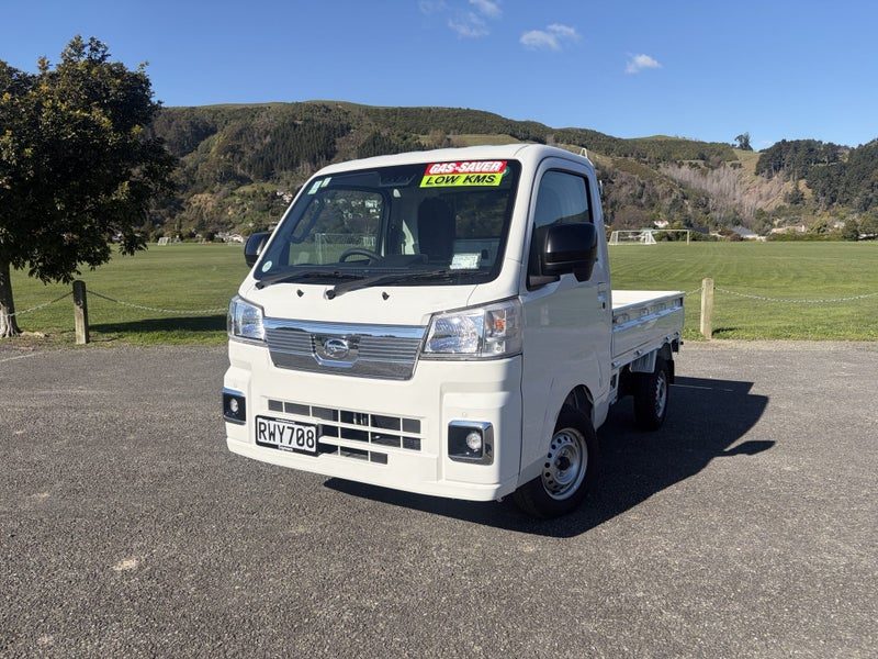 2024 Daihatsu Hijet 4x4