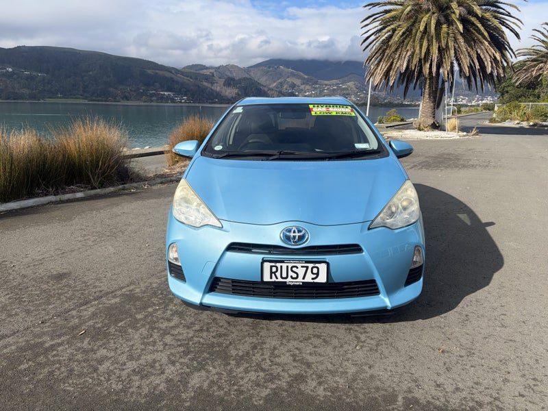 2013 Toyota Aqua S Hybrid, photo 3