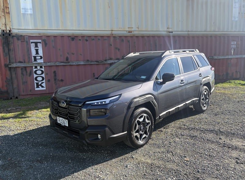 2026 Subaru Outback AWD Touring, photo 2