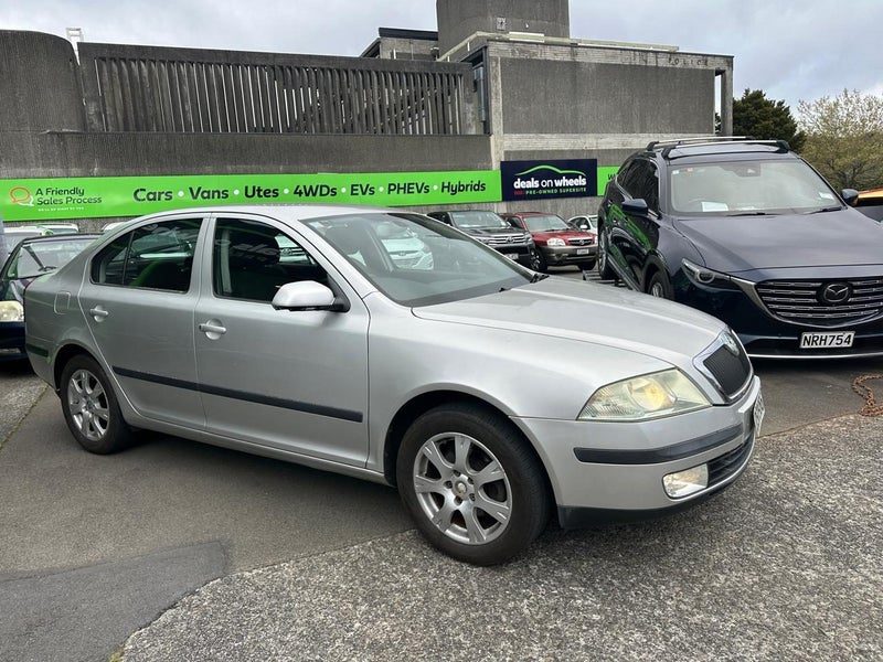 2007 Skoda Octavia 1.9 TDI Auto Hatch, photo 2