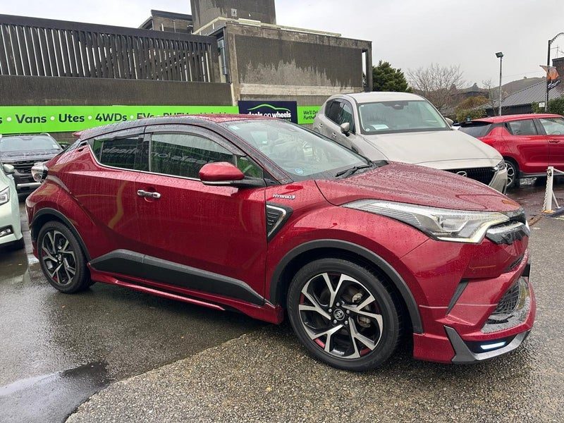 2017 Toyota C-HR Hybird * Radar Cruise * G Spec, photo 2