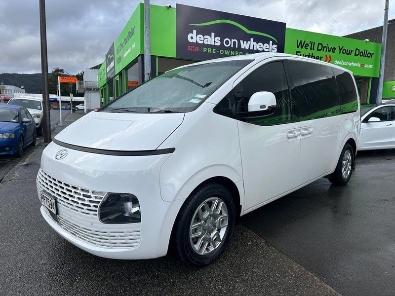 2022 Hyundai Staria 2200cc Diesel * 8 Seater *
