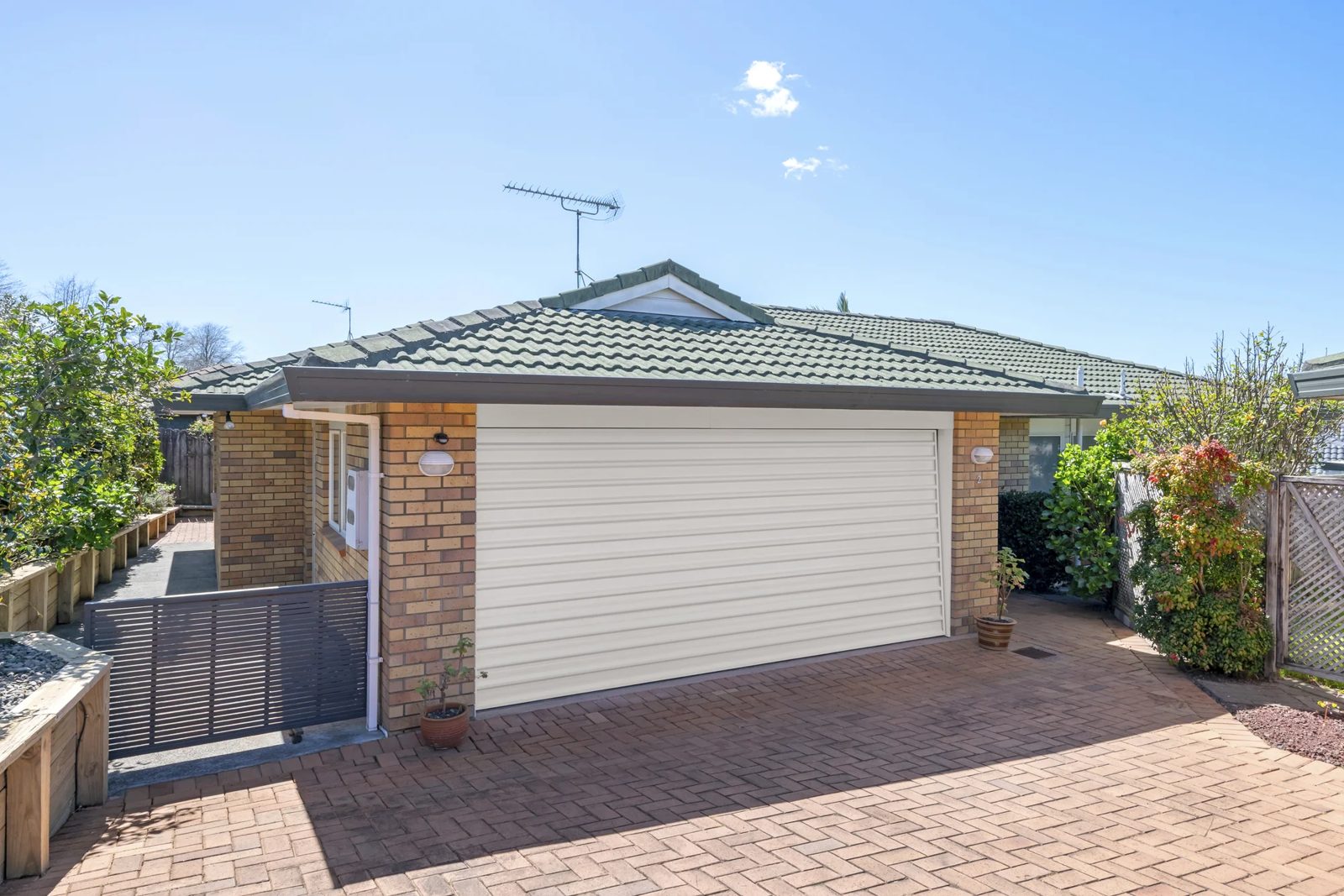 2/248 Botany Road, Botany Downs