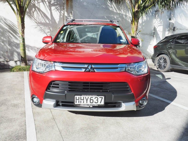 2014 Mitsubishi Outlander VRX AWD, photo 2