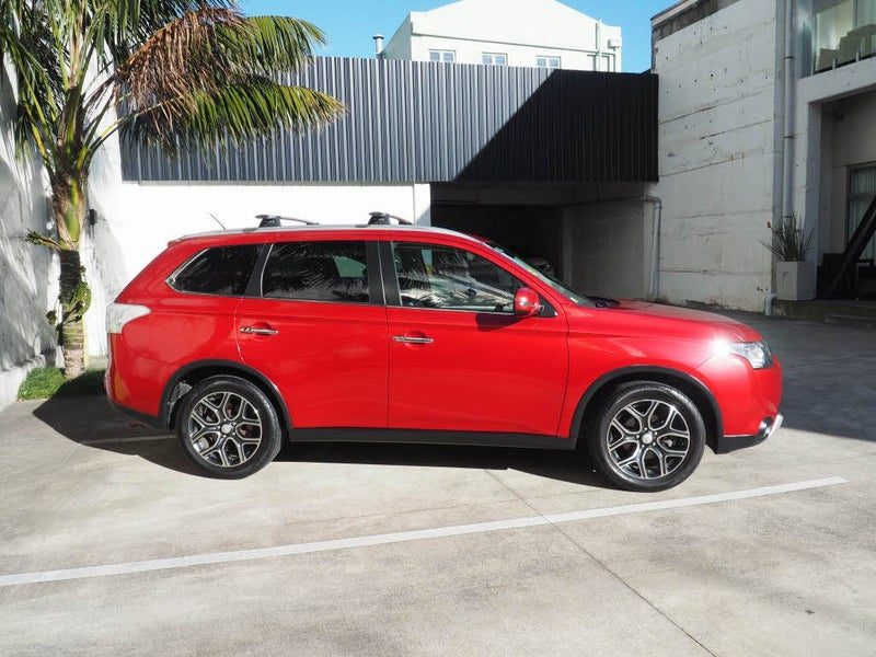 2014 Mitsubishi Outlander VRX AWD, photo 3