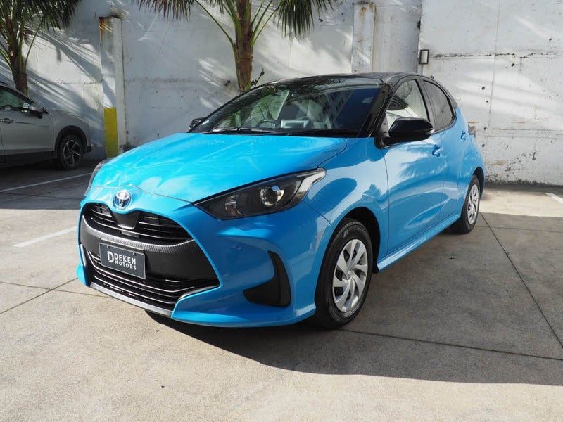 2023 Toyota Yaris YARIS, photo 2