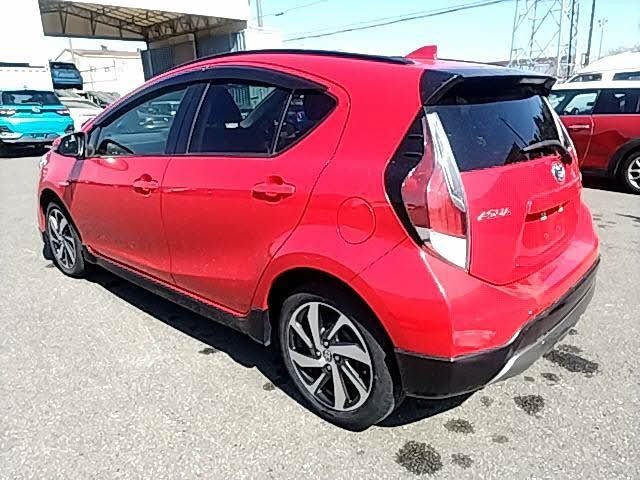 2017 Toyota Aqua S URBAN, photo 2