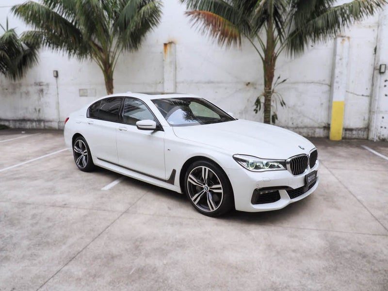 2017 BMW 750i M SPORT