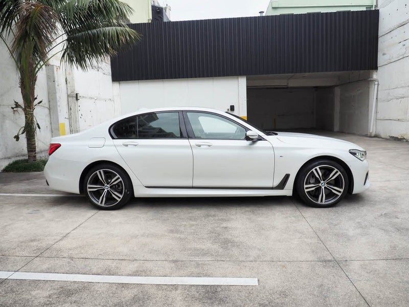 2017 BMW 750i M SPORT, photo 3