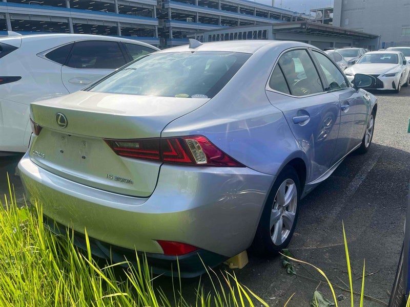 2013 Lexus IS 300h Hybrid, photo 2