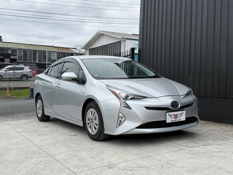 2017 Toyota Prius S Safety Plus