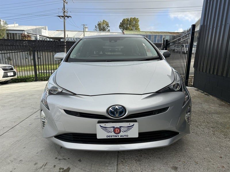 2017 Toyota Prius S Safety Plus, photo 3