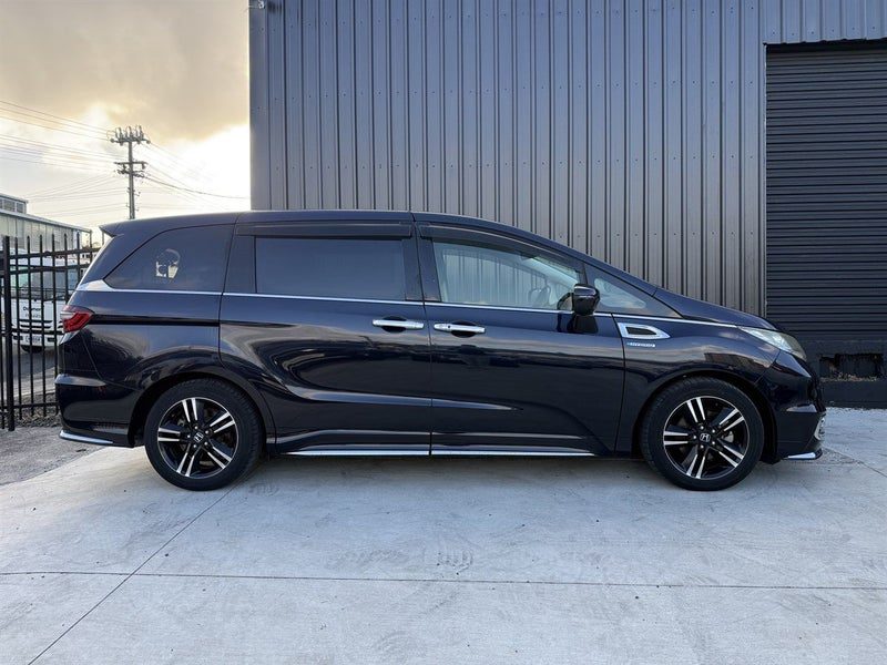 2016 Honda Odyssey Absolute, photo 3