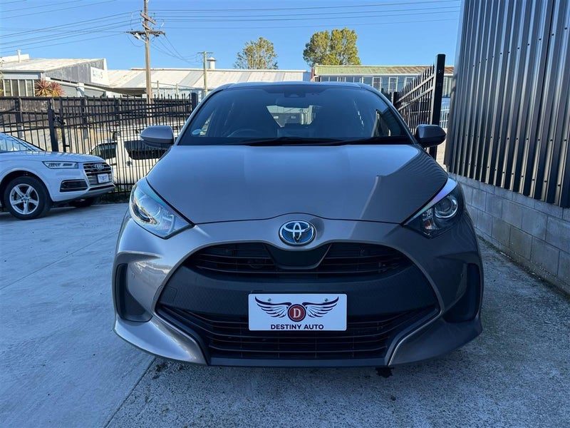 2021 Toyota Yaris HYBRID X, photo 3