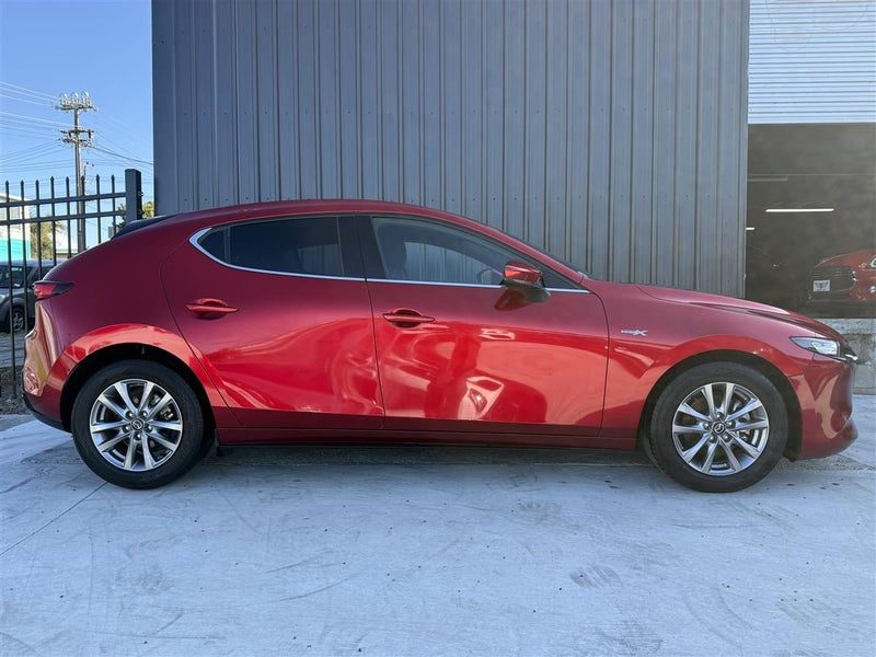2021 Mazda 3 HYBRID FASTBACK X SMART EDITION, photo 2