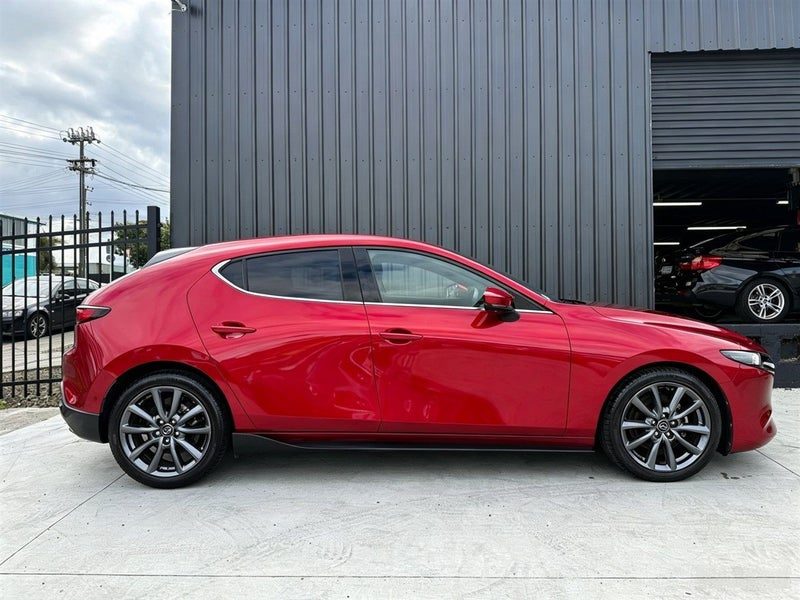 2020 Mazda 3 Burgundy Selection Red leather trim, photo 2
