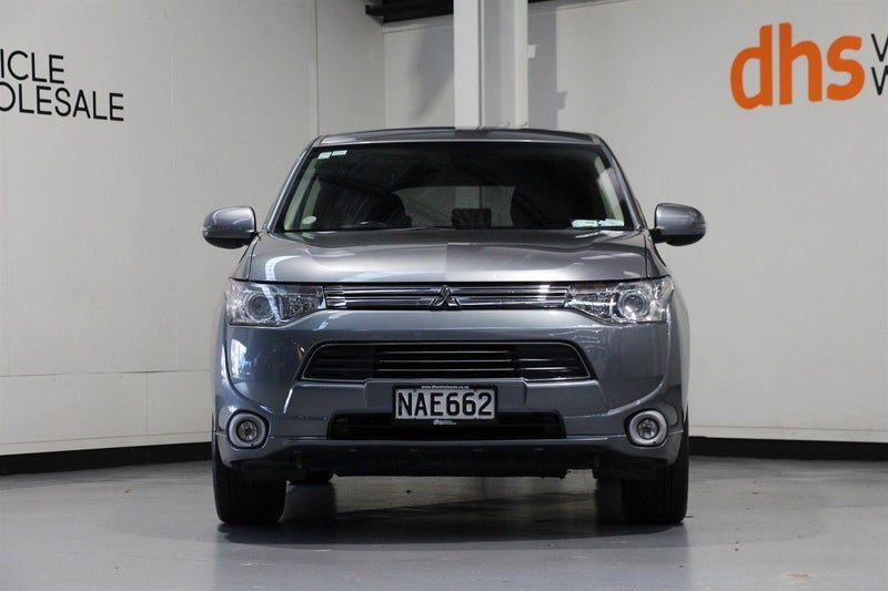 2014 Mitsubishi Outlander 2.0 4WD PHEV, photo 2