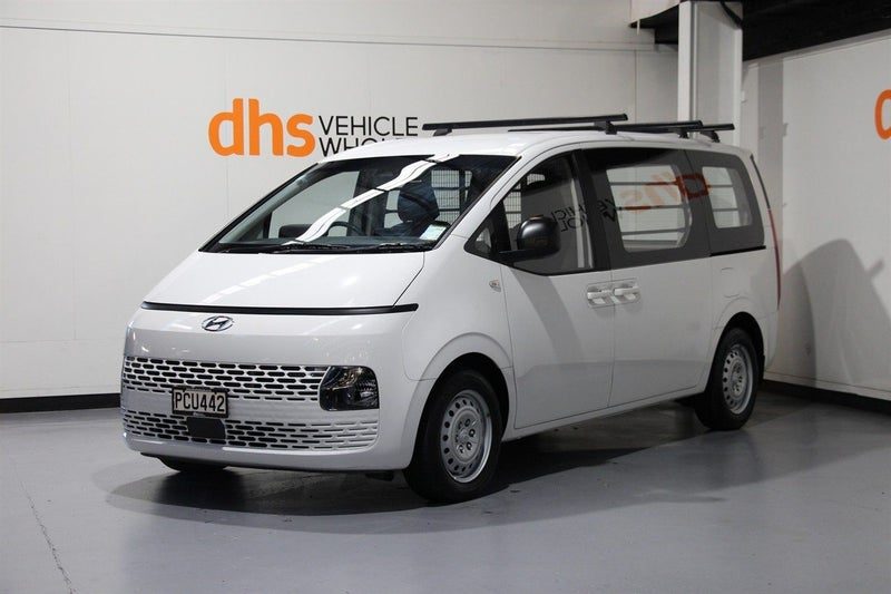 2022 Hyundai Staria Load 2.2 Auto, photo 3